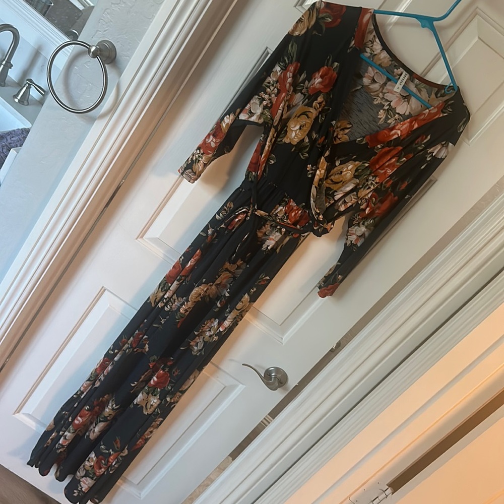 Emerald brand 2X three-quarter length dark green and floral dress